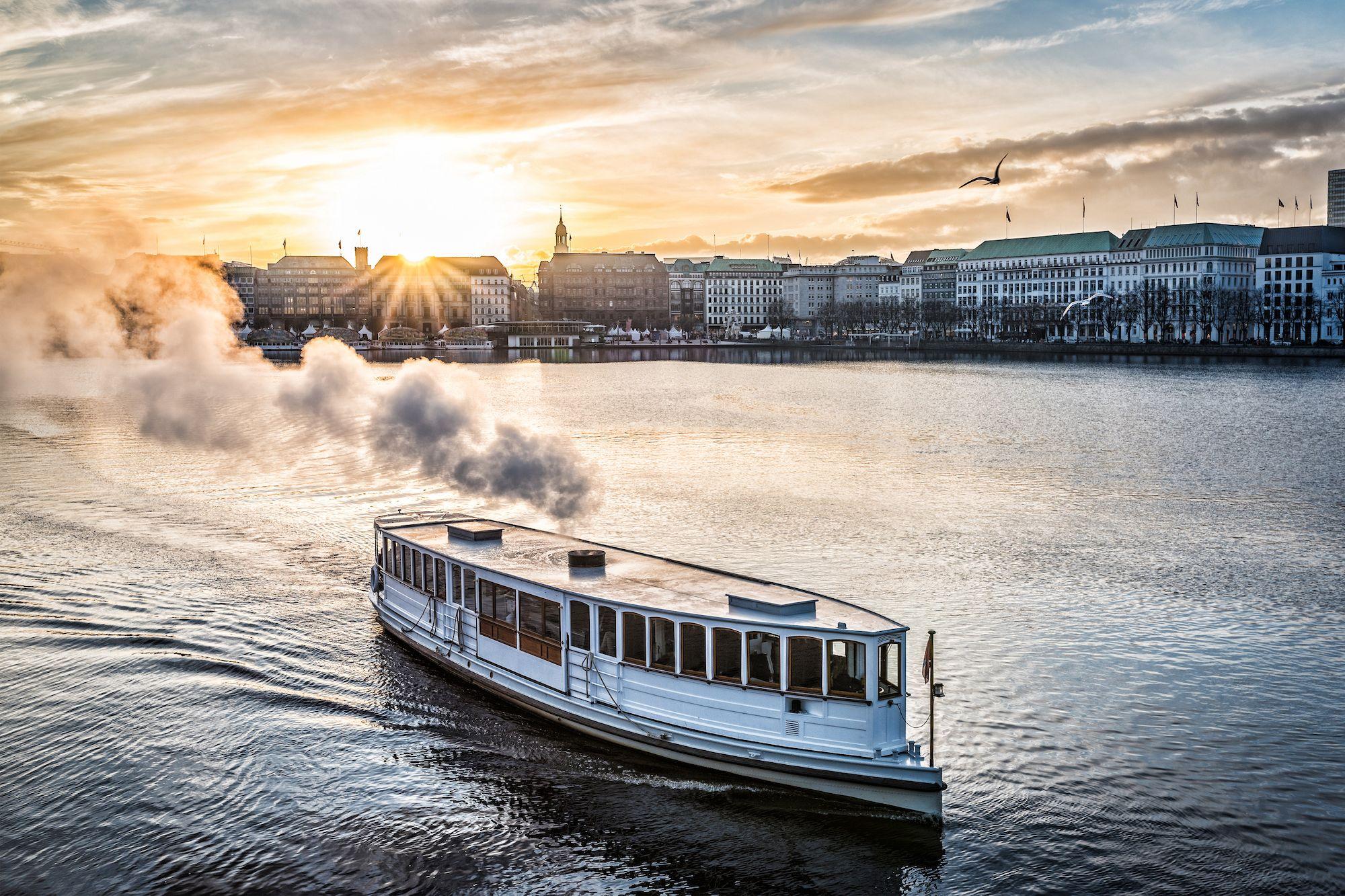 Alster cruises Hamburg - SIGHT2SIGHT