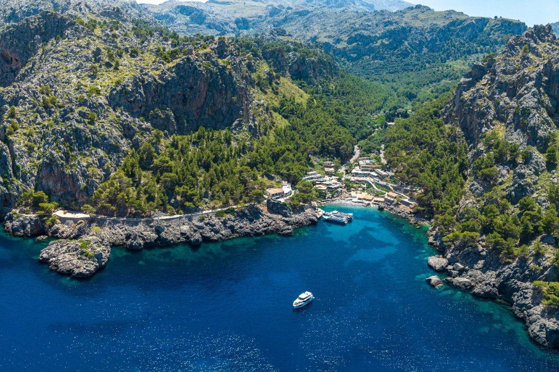 ALLE AKTIVITÄTEN IN SA CALOBRA ENTDECKEN